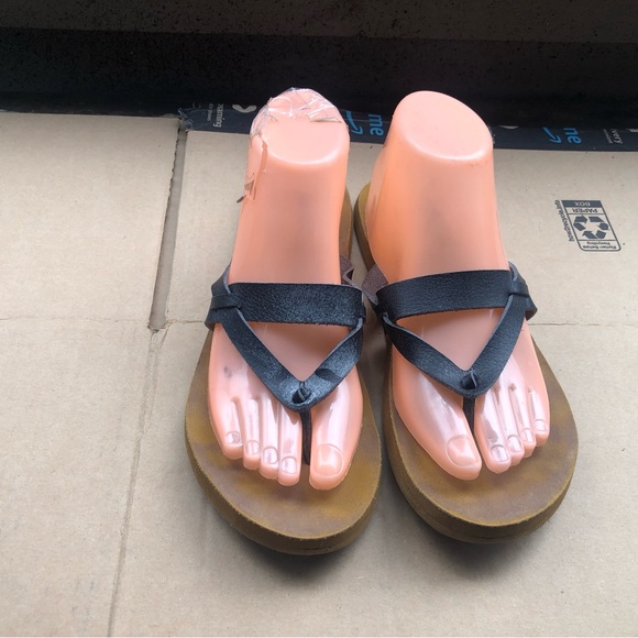 Flojos Women's Black Leather Priya Flip-Flop Sandals Size 9.5 - Picture 4 of 12